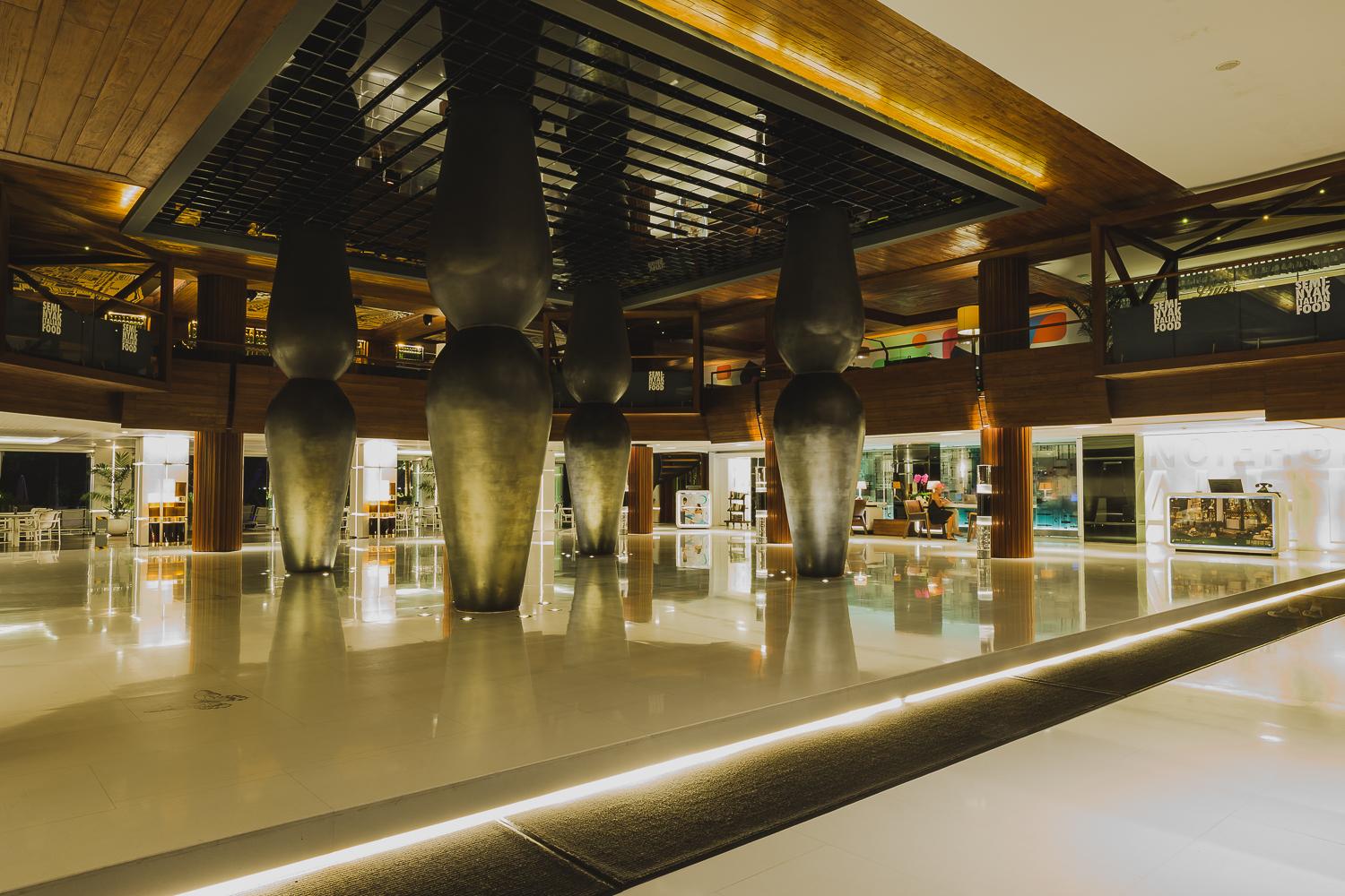 Double - Six, Luxury Hotel - Seminyak Exterior photo The interior of the hotel