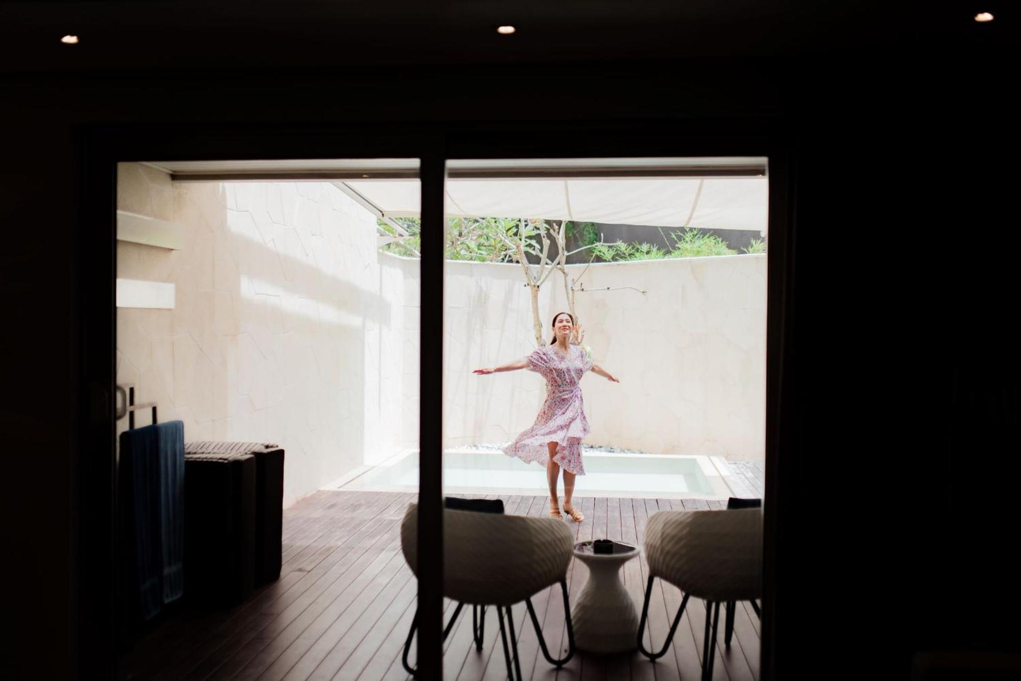 Double - Six, Luxury Hotel - Seminyak Exterior photo A guest at the hotel