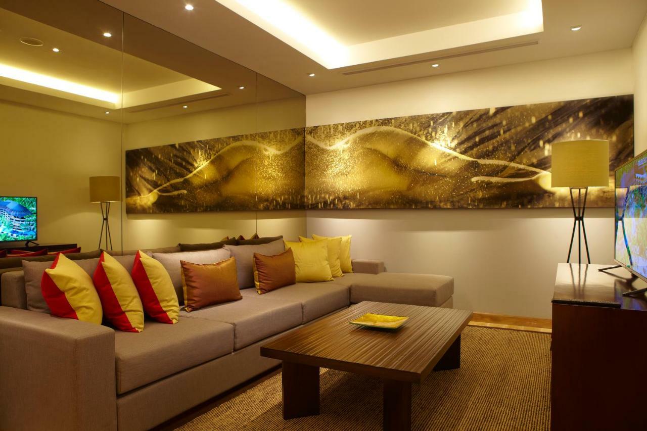 Double - Six, Luxury Hotel - Seminyak Exterior photo A living room